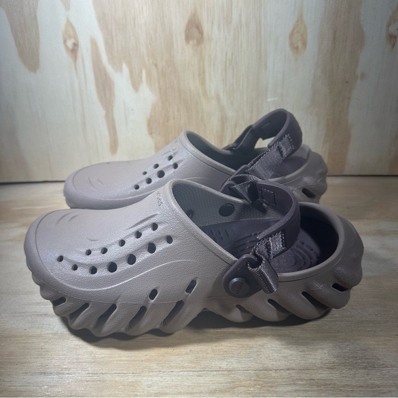Crocs Echo Clogs Women’s Size 7 - Picture 1 of 8
